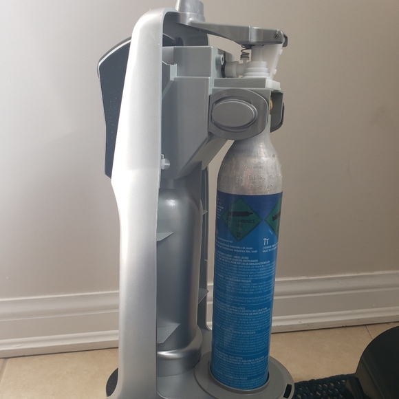 Sodastream Jet with bottle - Picture 8 of 9